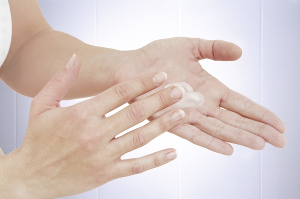 Podajnik płynu do dezynfekcji rąk 